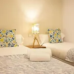 Angeles Deluxe Suite By Valcambre